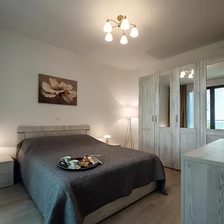 Апартаменти Adria Lux Sveti Stefan