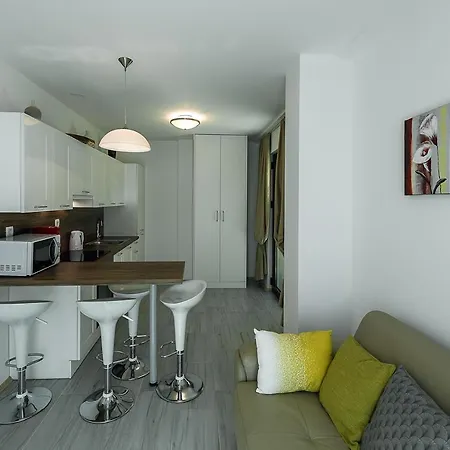 Adria Lux Sveti Stefan Апартаменти Будва