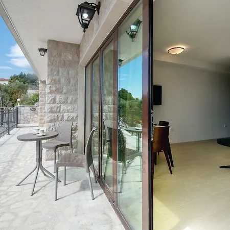 Adria Lux Sveti Stefan Апартаменти